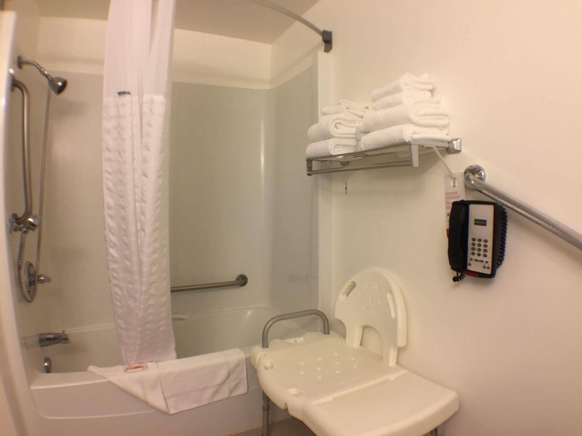 Hotel Super 8 By Wyndham Kenora Zewnętrze zdjęcie