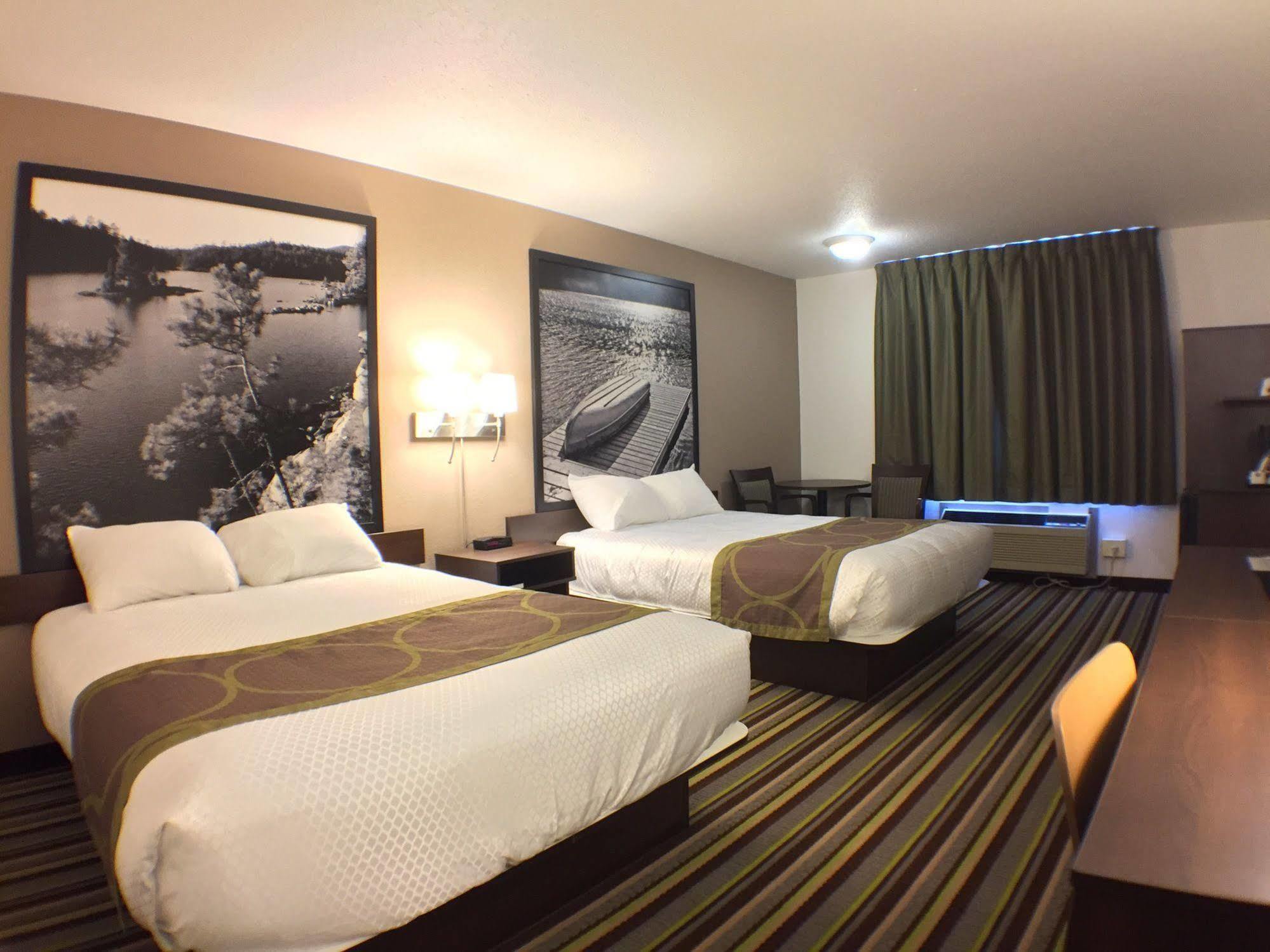 Hotel Super 8 By Wyndham Kenora Zewnętrze zdjęcie